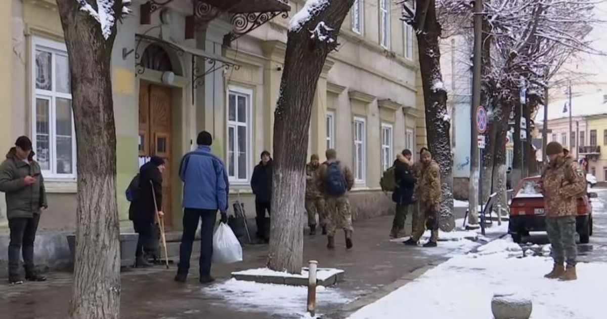 очередь в поликлинику